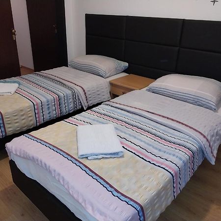 Guesthouse Juka Gospic Exterior photo