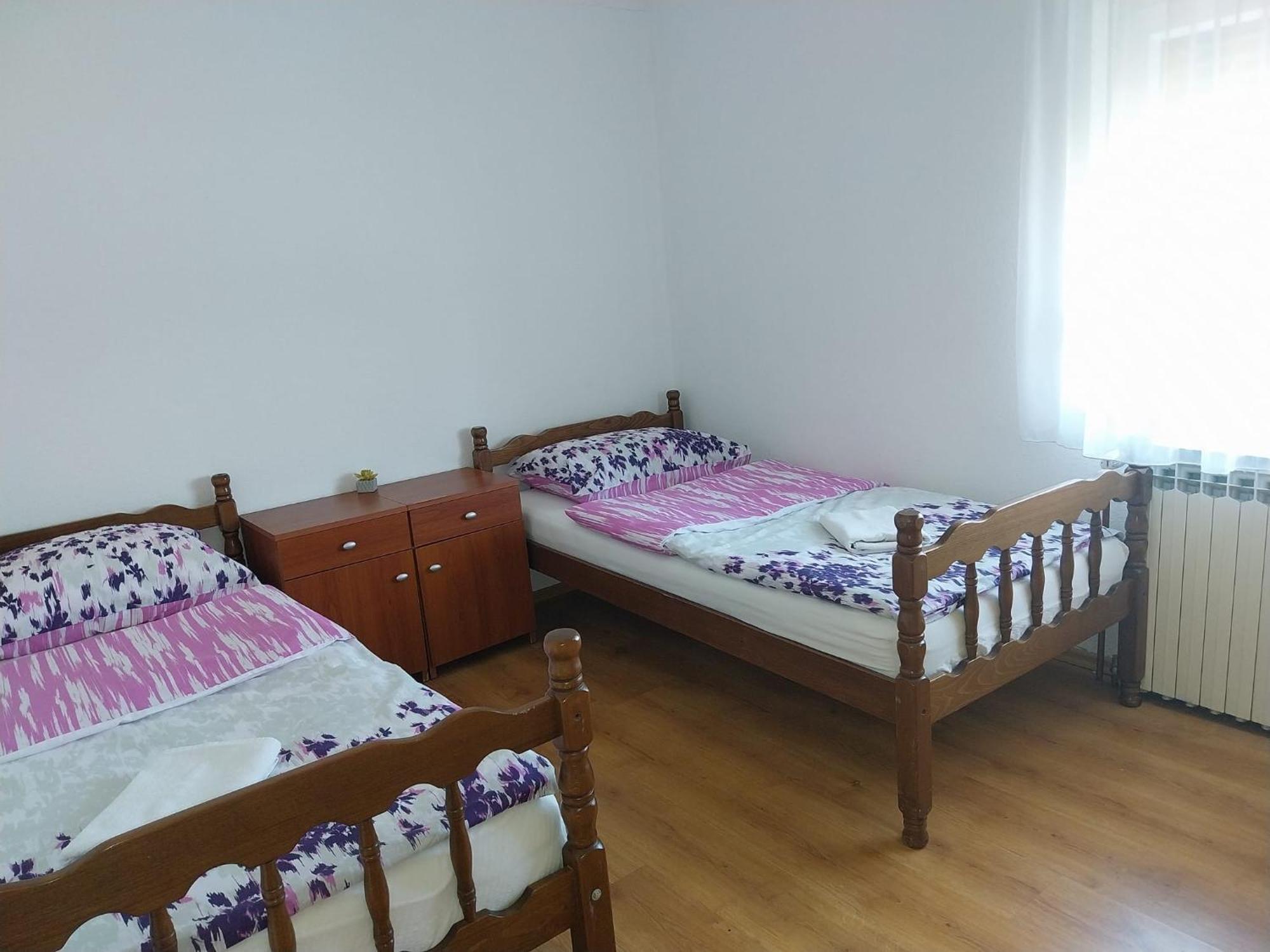Guesthouse Juka Gospic Exterior photo